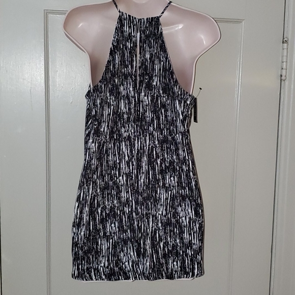 Express Barcelona Cami Reversible Black/White Top - Picture 11 of 15
